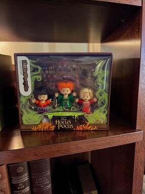 Fisher-Price Little People Collector Disney Hocus Pocus Sp Edition Figure Set